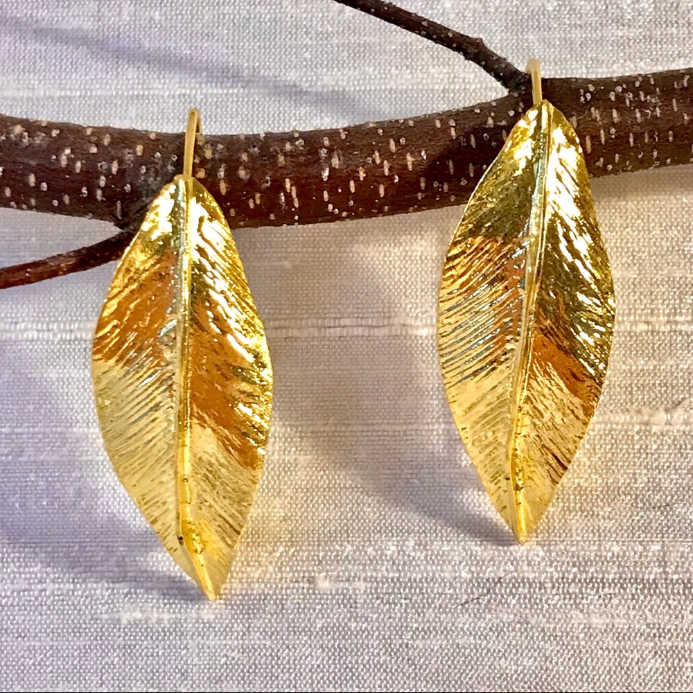 🍃Gold Leaf Earrings🍃 - Picture 8 of 8